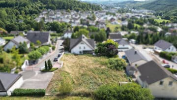 Attraktives, großzügiges Baugrundstück – sofort bebaubar!, 59846 Sundern (Sauerland), Wohngrundstück
