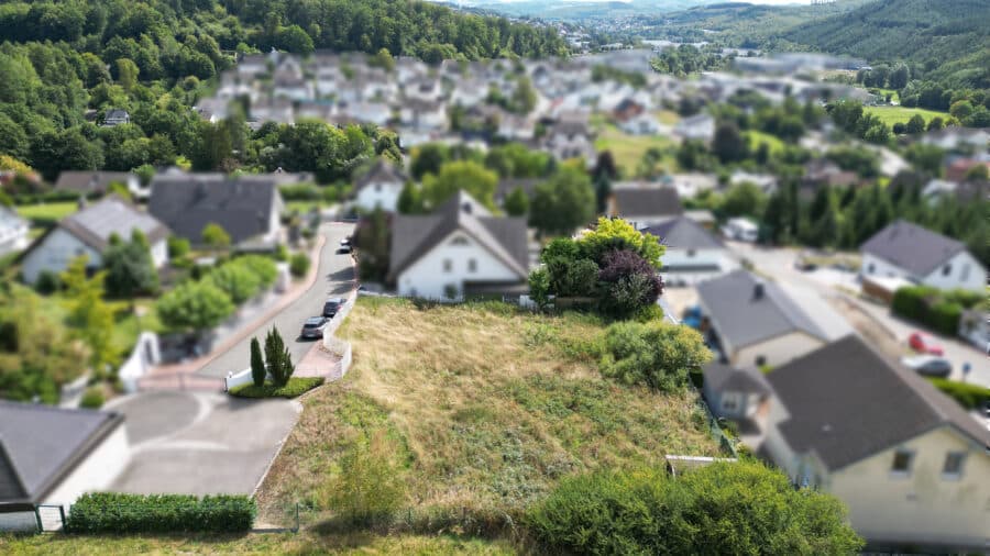 Attraktives, großzügiges Baugrundstück - sofort bebaubar! - Ansicht