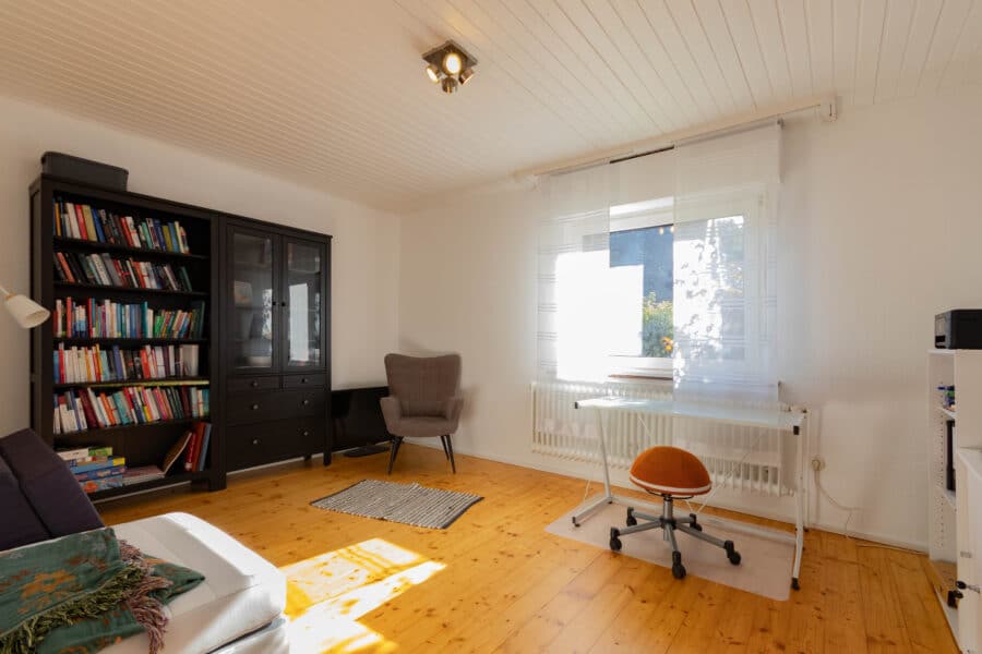 Familienfreundliches Zweifamilienhaus mit großem Garten und Garage in beliebter Wohnlage von Arnsberg-Hüsten - Arbeitszimmer