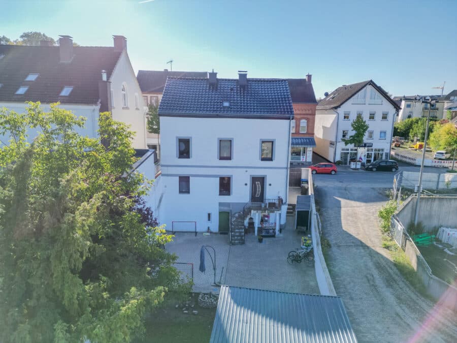 Ein-/ oder Mehrgenerationenhaus in zentraler Lage von Neheim - Rückansicht