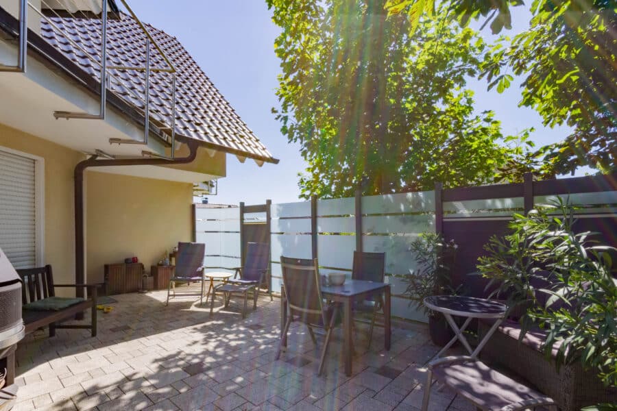Großzügiges u. energiefreundliches Einfamilienhaus in ruhiger Lage von Ense-Bremen - Terrasse