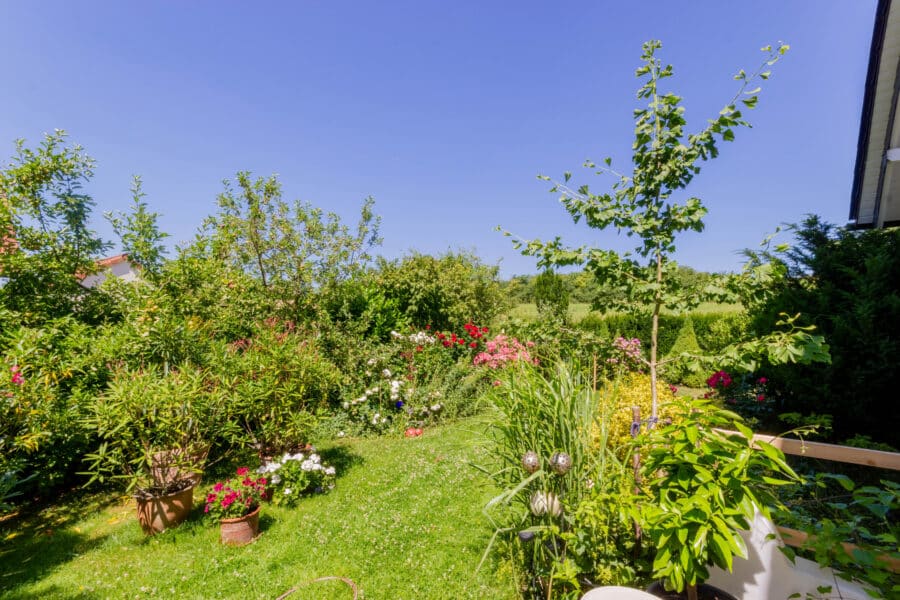 Großzügiges u. energiefreundliches Einfamilienhaus in ruhiger Lage von Ense-Bremen - Garten