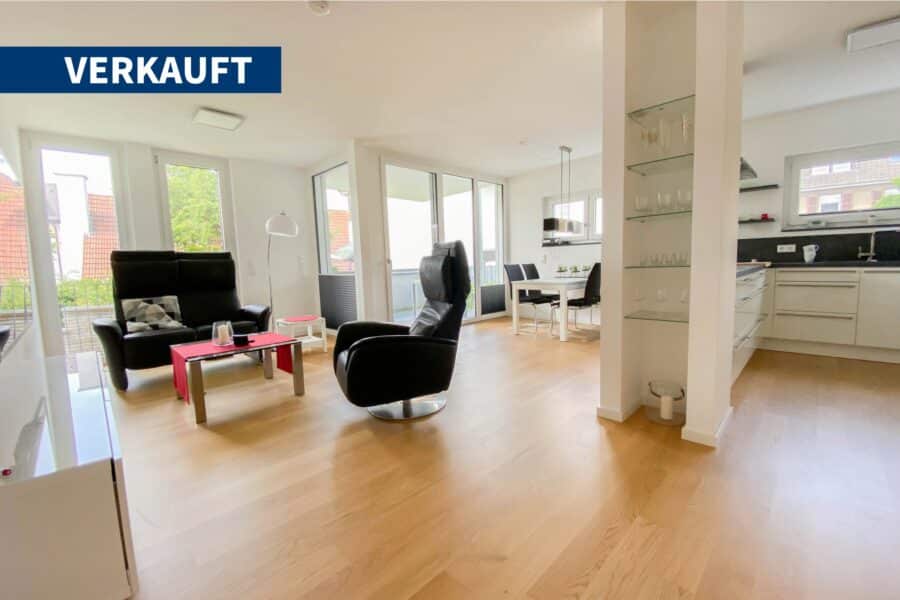 Exklusiv, neuwertig & barrierefrei! Die perfekte 3-Zimmer-Eigentumswohnung mit Carport - Wohnen/Essen/Kochen