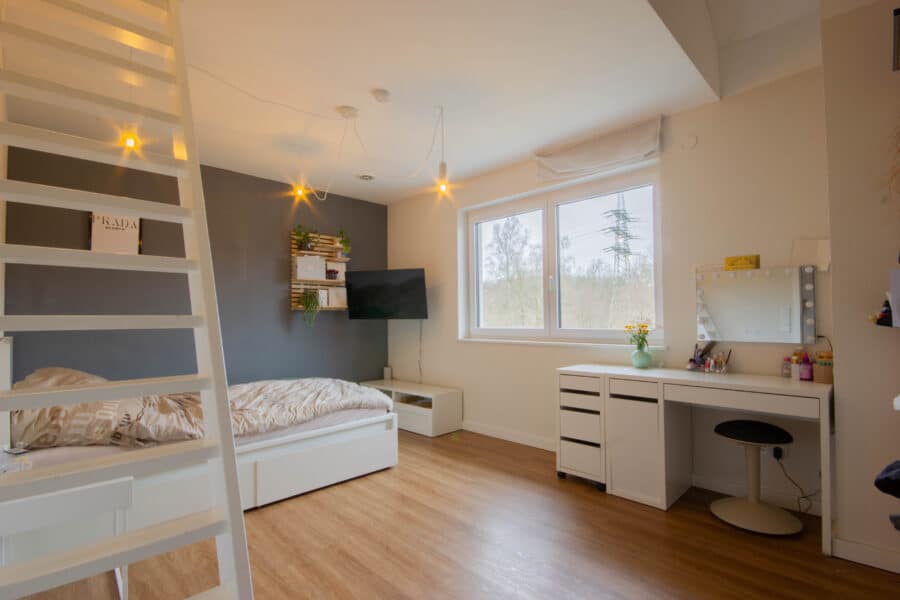 Modernes, energieeffizientes Einfamilienhaus in Bruchhausen mit Pool, Wintergarten und Sauna - Kinderzimmer