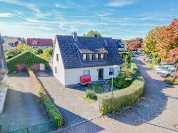 Einfamilienhaus mit Einliegerwohnung auf sonnigem Grundstück in ruhiger Lage von Arnsberg-Bergheim, 59757 Arnsberg, Einfamilienhaus