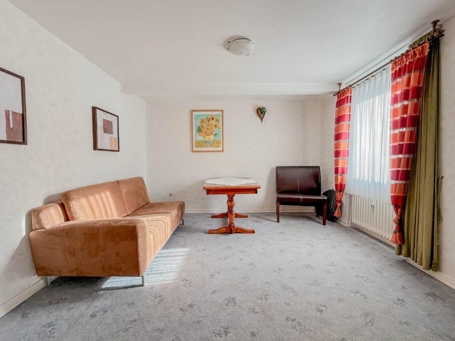 Sauerland pur – Idyllischer Bauernhof mit Einliegerwohnungen & Nebengebäuden - Wohnzimmer OG