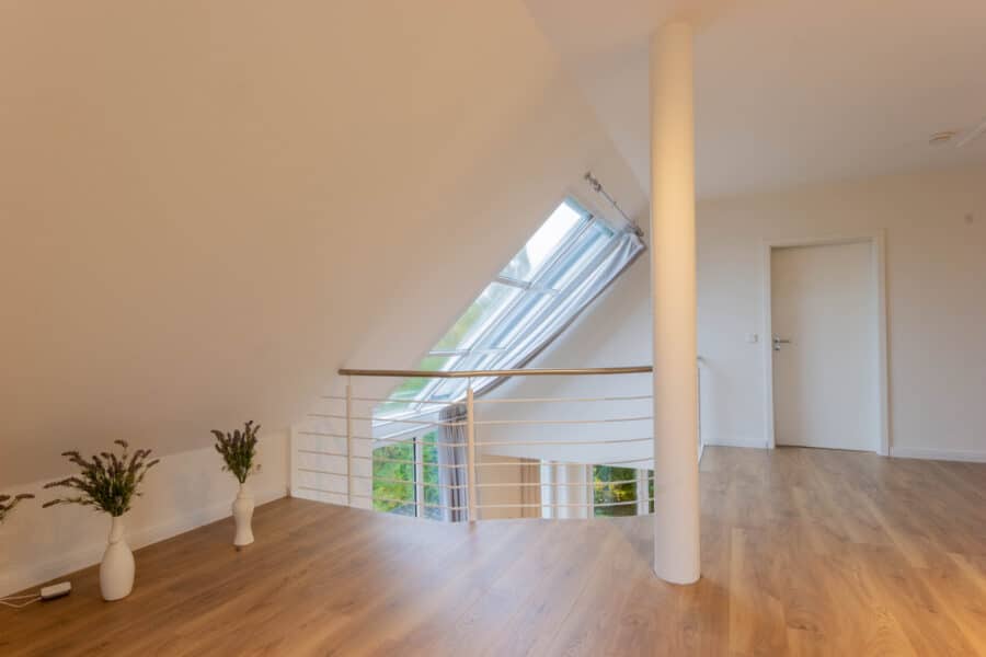 Wohlfühlen am Möhnesee - junges Einfamilienhaus in begehrter Lage - offener Wohnbereich im 1. OG