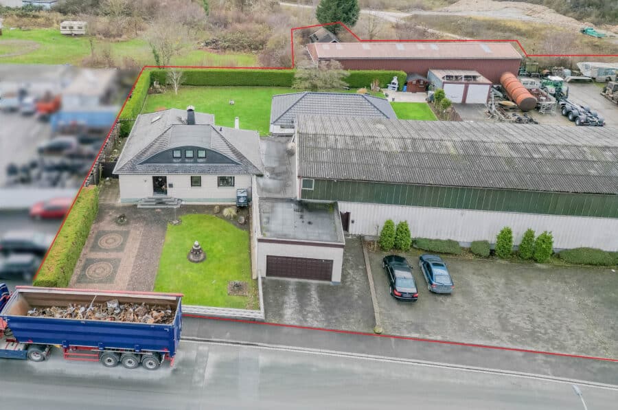 Produktion, Verwaltung & Wohnen an einem Standort - Gewerbeobjekt in Geseke - Frontansicht