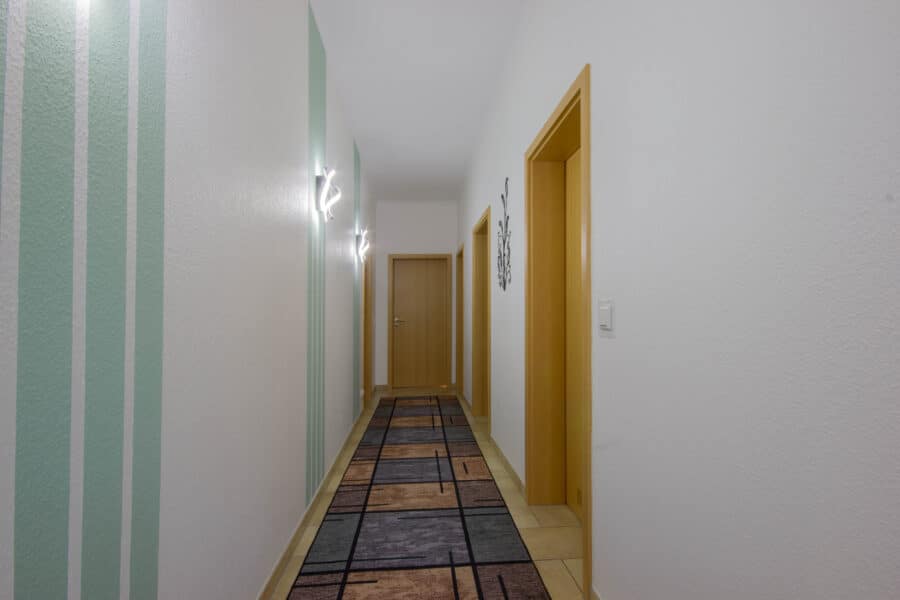 Produktion, Verwaltung & Wohnen an einem Standort - Gewerbeobjekt in Geseke - Flur Bürogebäude