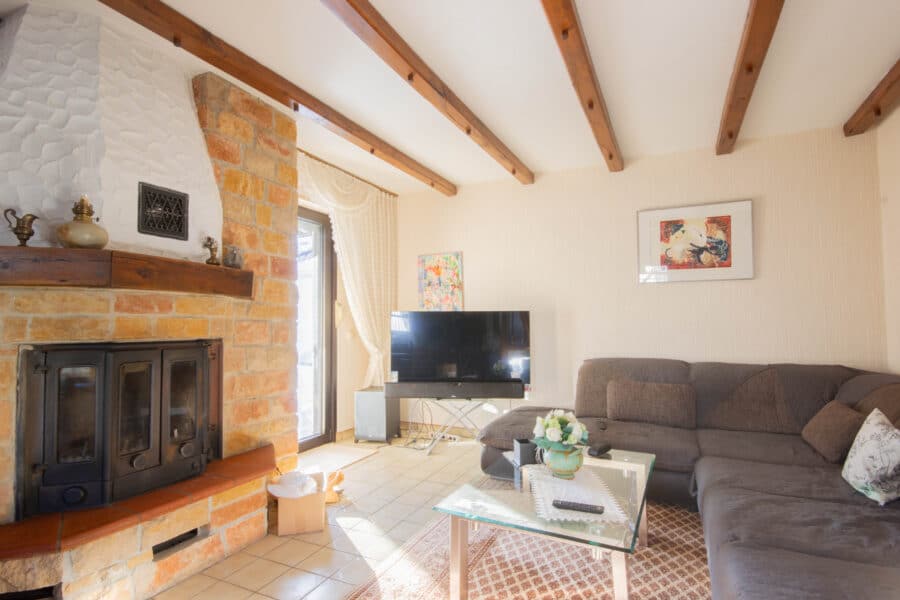 Produktion, Verwaltung & Wohnen an einem Standort - Gewerbeobjekt in Geseke - Wohnzimmer Wohnhaus