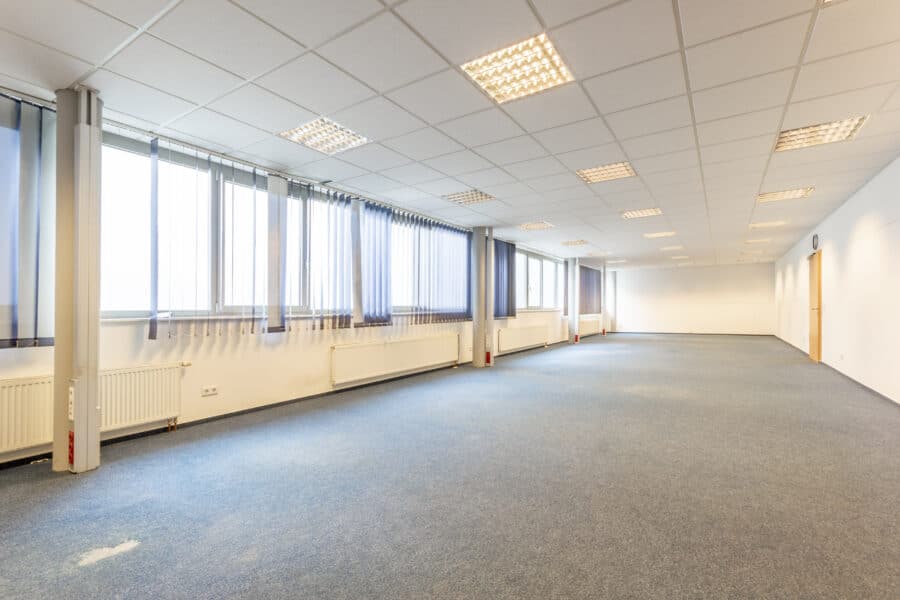 Helle und flexible Büroflächen im Gewerbegebiet Dieselstraße mit perfekter Verkehrsanbindung! - Großraumbüro