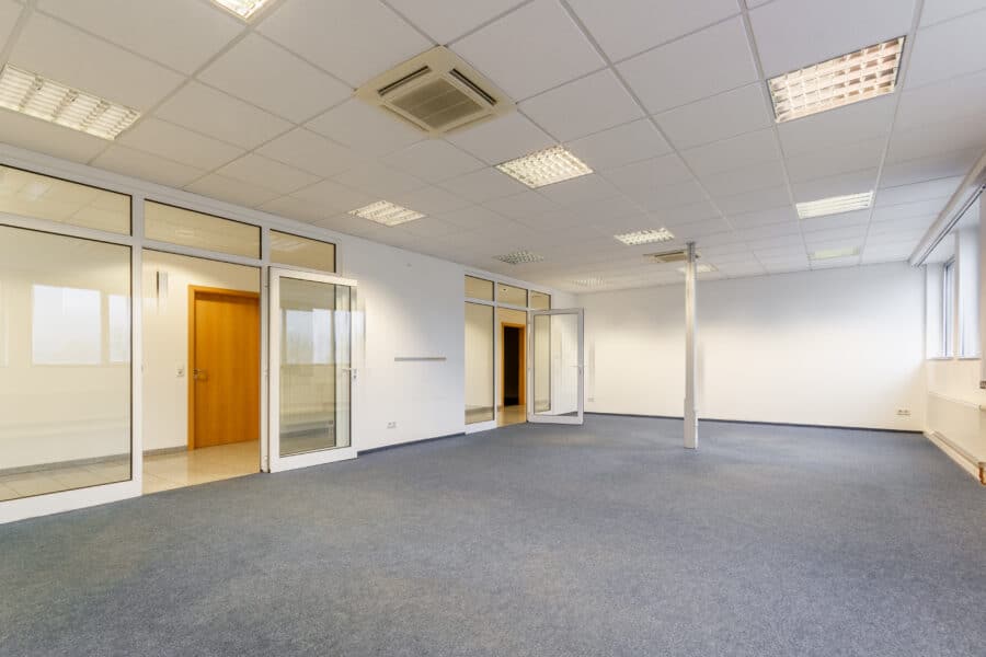 Helle und flexible Büroflächen im Gewerbegebiet Dieselstraße mit perfekter Verkehrsanbindung! - Großraumbüro