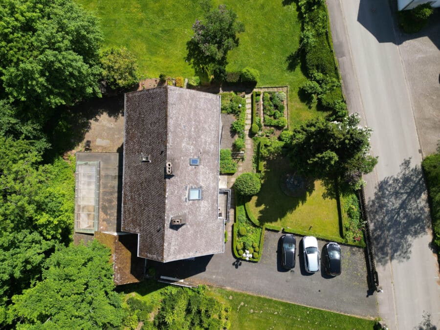 Mehrfamilienhaus (ehemalige Pension) in bester Lage des Ferienortes „Wildewiese“ im Sauerland - Ansicht v. oben