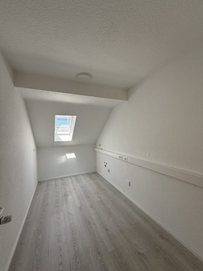 geräumige Dachgeschosswohnung im Zentrum von Neheim - Küche