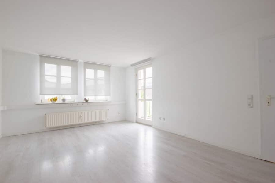 geräumige Dachgeschosswohnung im Zentrum von Neheim - Wohnzimmer