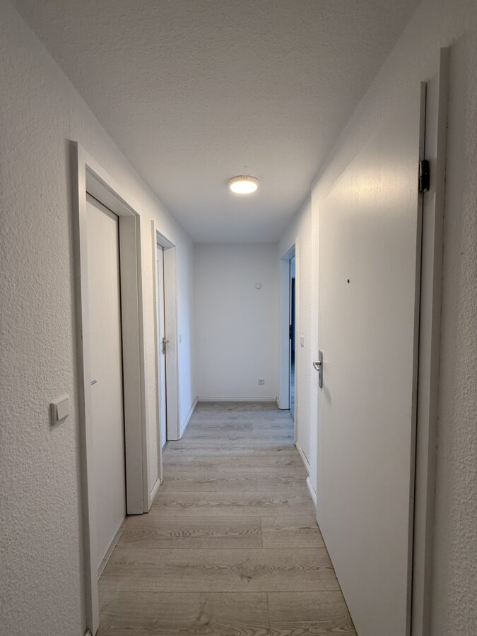 geräumige Dachgeschosswohnung im Zentrum von Neheim - Flur