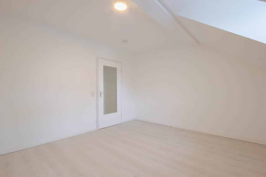 geräumige Dachgeschosswohnung im Zentrum von Neheim - Schlafzimmer