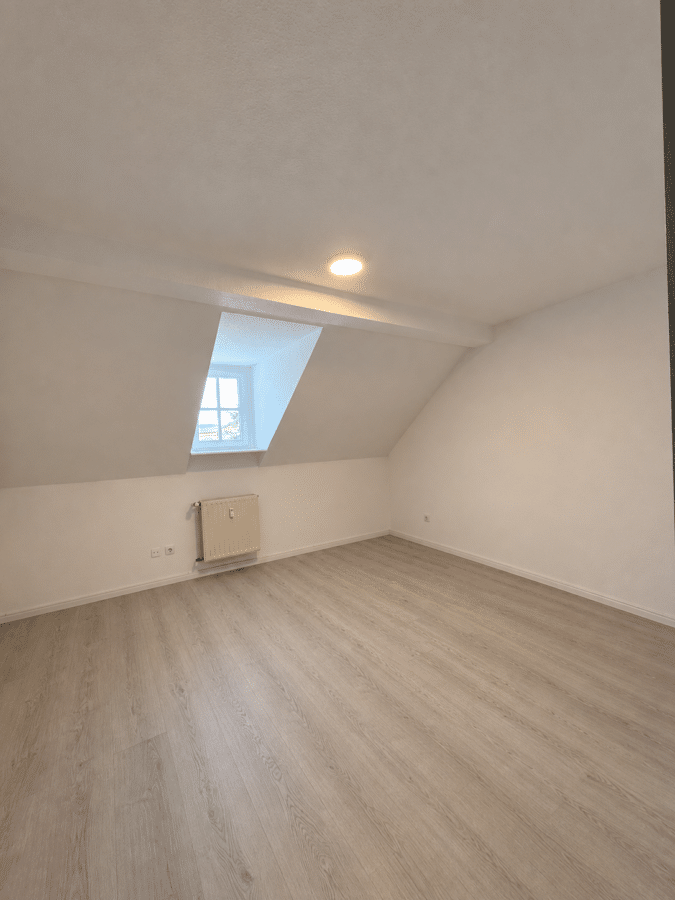 geräumige Dachgeschosswohnung im Zentrum von Neheim - Schlafzimmer