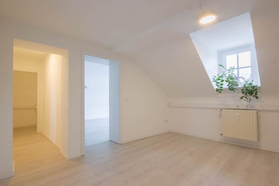 geräumige Dachgeschosswohnung im Zentrum von Neheim - Dielenbereich & Flur