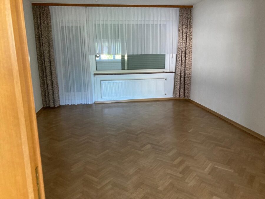 Charmante Erdgeschosswohnung mit Terrasse und Garten in Neheim! - Wohnzimmer