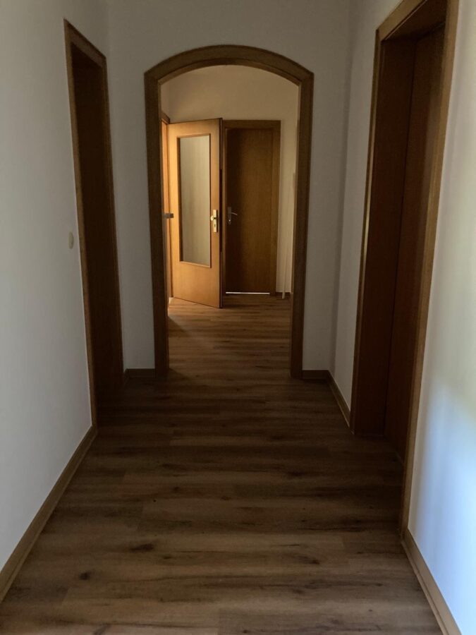 Charmante Erdgeschosswohnung mit Terrasse und Garten in Neheim! - Diele