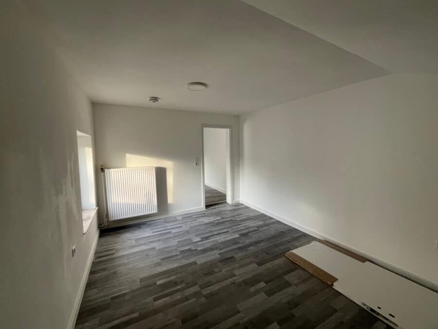 Renovierte 3-Zimmer-Maisonettwohnung mit Terrasse in Arnsberg-Müschede! - Büro