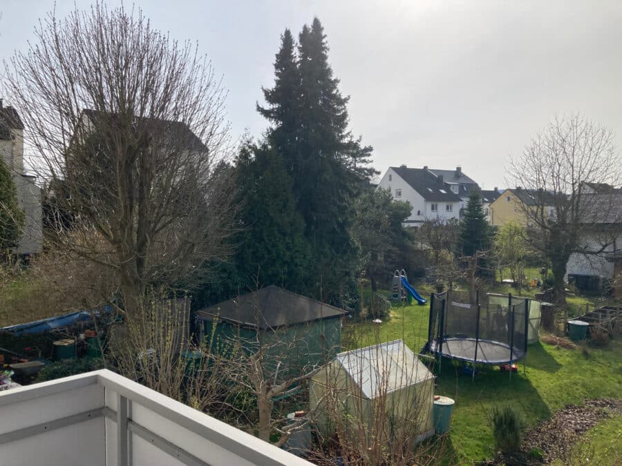 Wohnen in ruhiger Wohnlage - Neheim City! Lichtdurchflutete 2-Zimmer-Wohnung mit Balkon - Ausblick vom Balkon