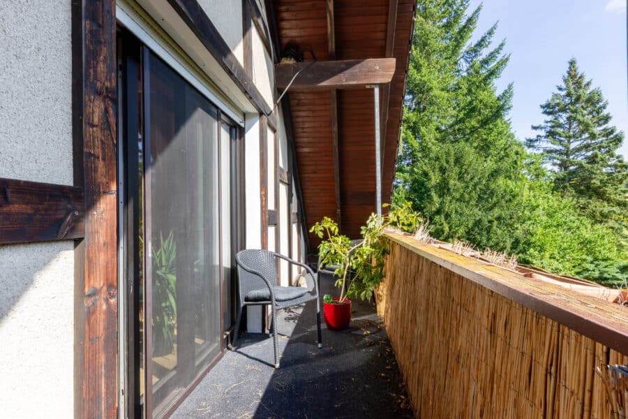 Kapitalanlage oder Eigenheim - idyllisches Mehrfamilienhaus nahe dem Möhnesee - Balkon Dachgeschoss