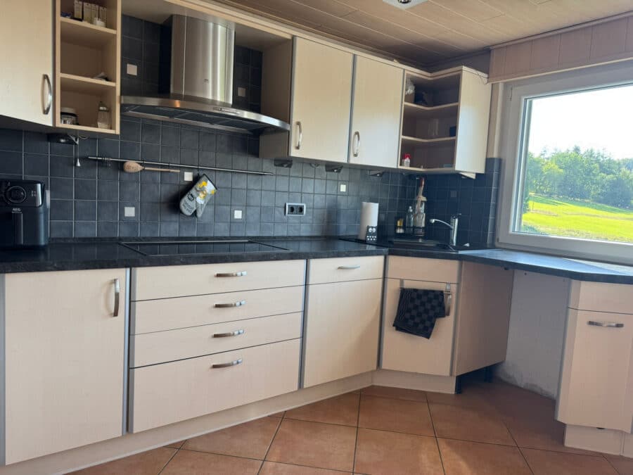 Kapitalanlage oder Eigenheim - idyllisches Mehrfamilienhaus nahe dem Möhnesee - Einbauküche Dachgeschoss