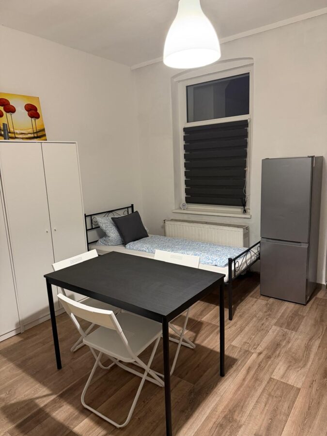 Vielseitige Kapitalanlage mit Entwicklungspotenzial – etablierte Pension in Berlin-Mahlsdorf - Dreibettzimmer 1. Pension
