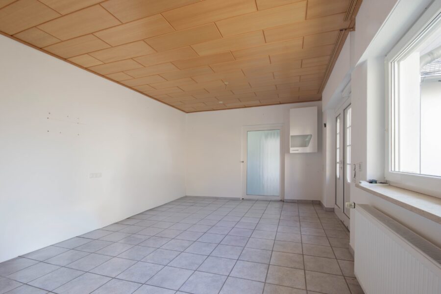 Barrierefreier Wohnbereich, viel Nutzfläche - dieses Einfamilienhaus bietet Potenzial! - 1 von 2 barrierefreien Zimmern