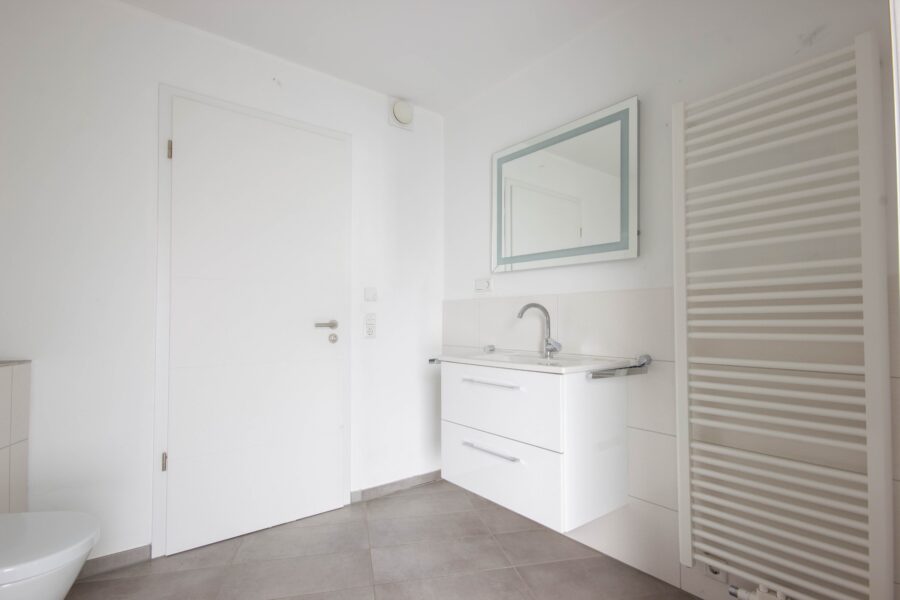 Moderne Penthousewohnung in Ense-Parsit - Badezimmer