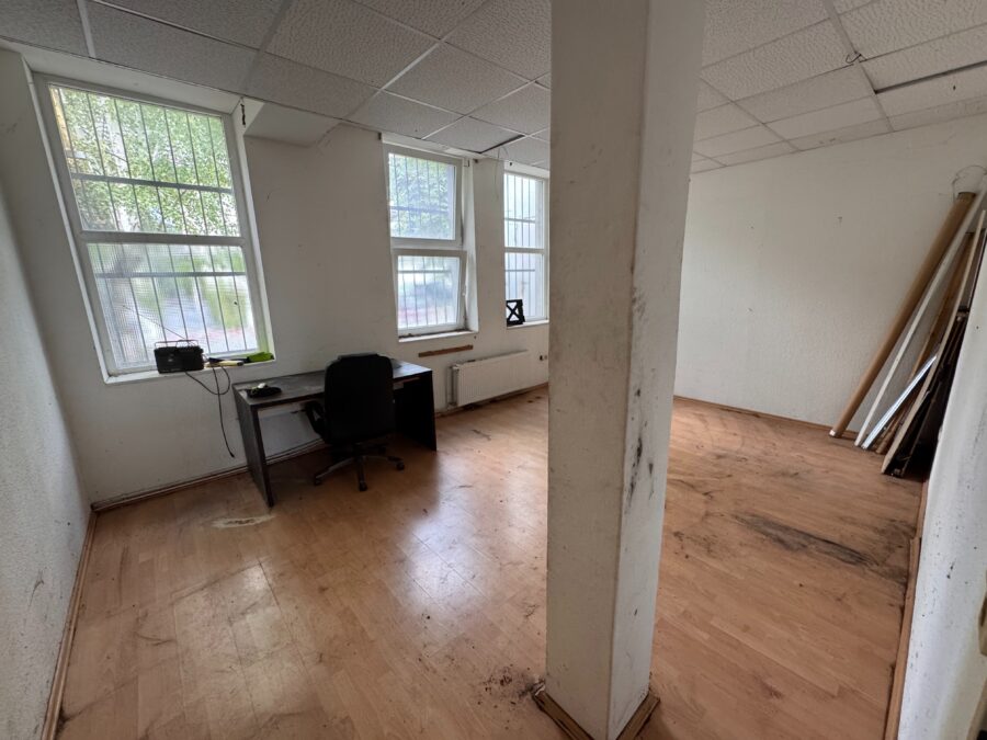 Historische Stadtvilla mit vielseitigem Potenzial in bester Lage von Neheim - Gewerbeteil 2, Büroraum