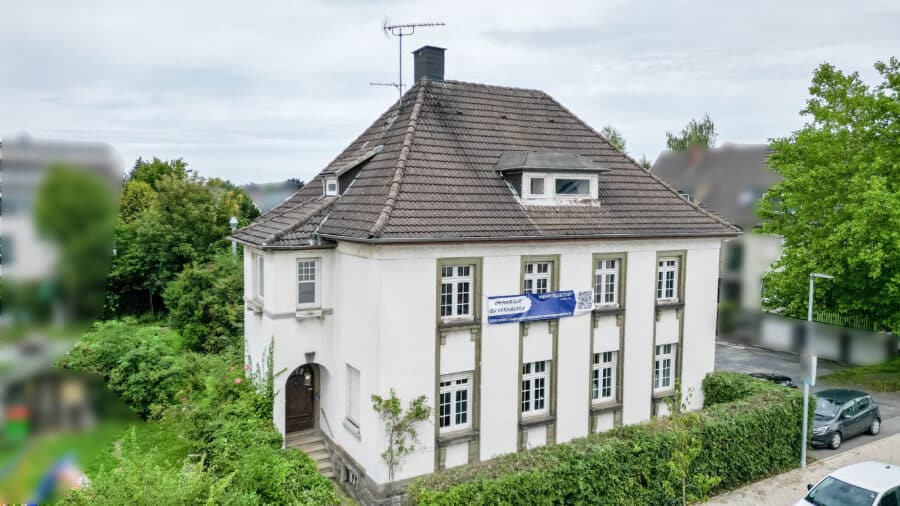 Historische Stadtvilla mit vielseitigem Potenzial in bester Lage von Neheim - Vorderansicht