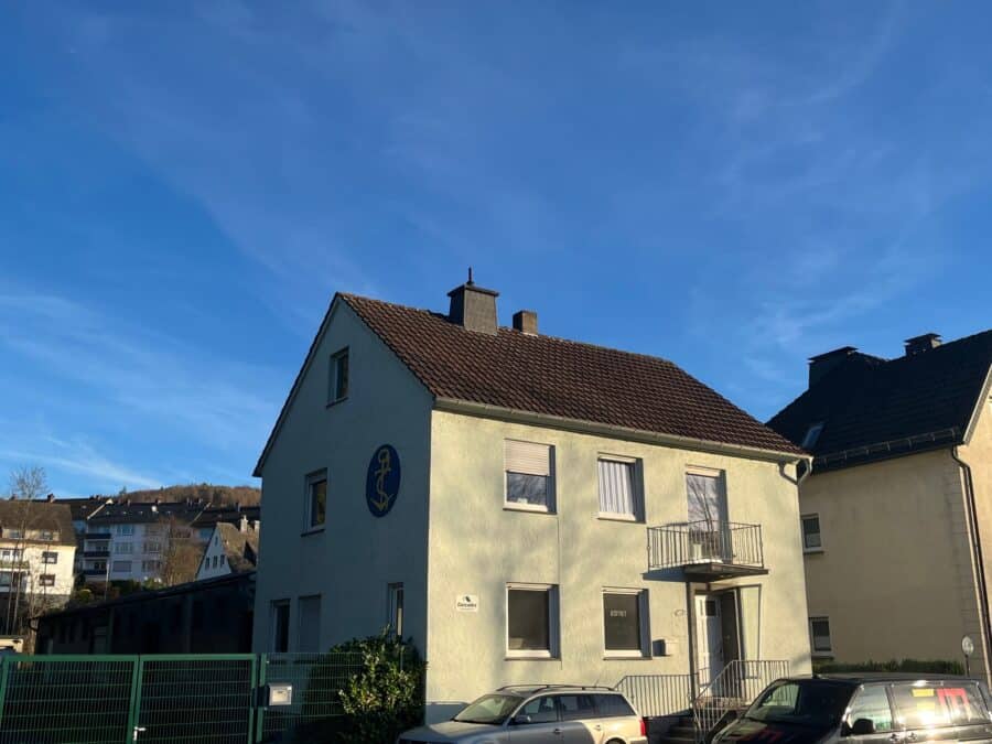 Modernisierte 2-Zimmer-Wohnung in Arnsberg! (Erstbezug) - Außenansicht