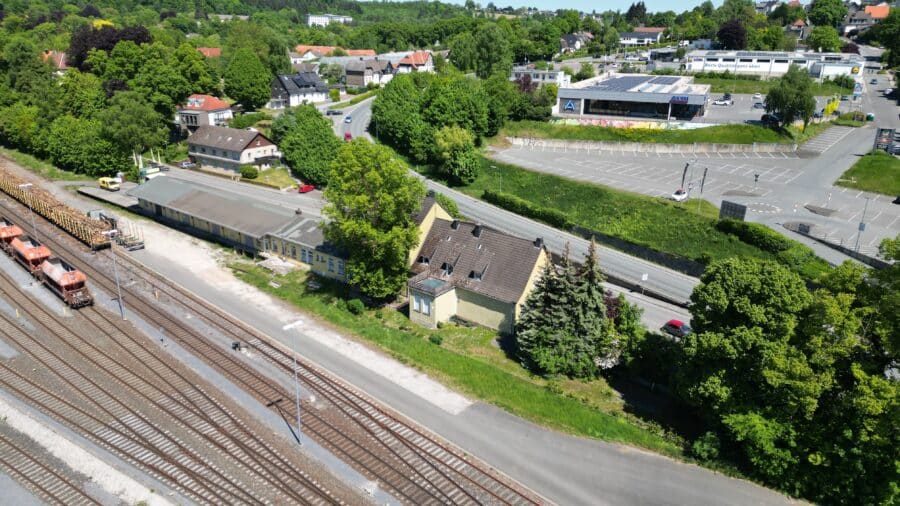 Charmantes Mehrfamilienhaus mit Ausbaupotenzial – perfekt für Kapitalanleger oder Eigennutzer - Rückansicht