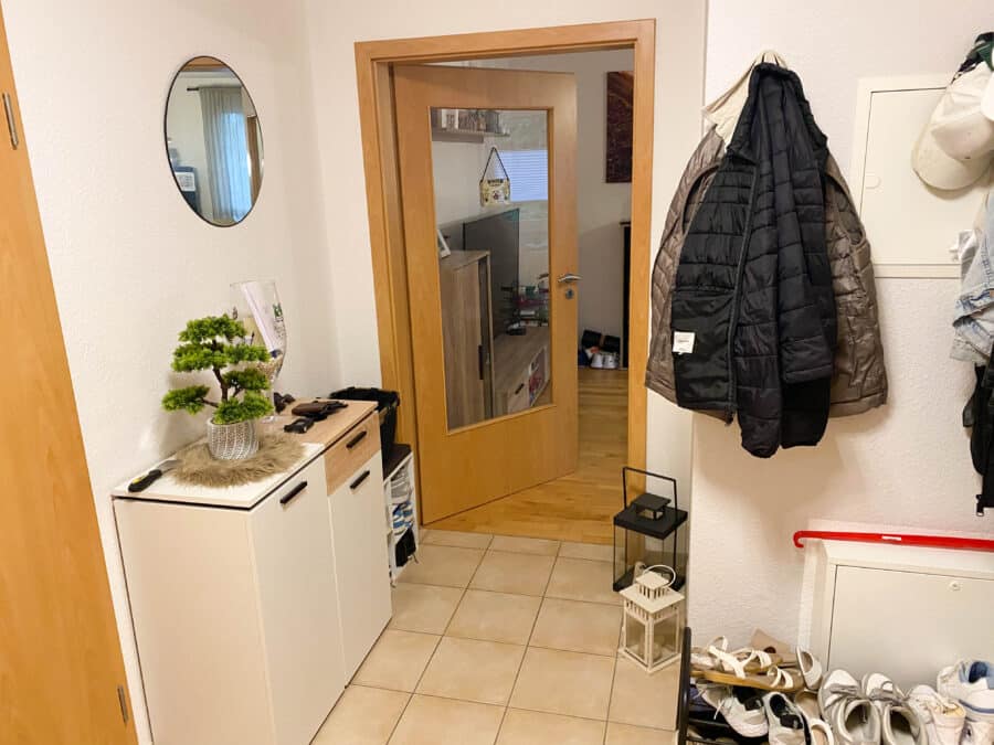 Gepflegte Eigentumswohnung mit großzügigem Balkon in Sundern - Diele