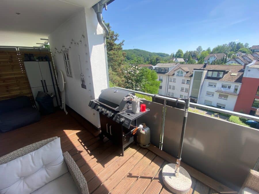 Gepflegte Eigentumswohnung mit großzügigem Balkon in Sundern - Balkon