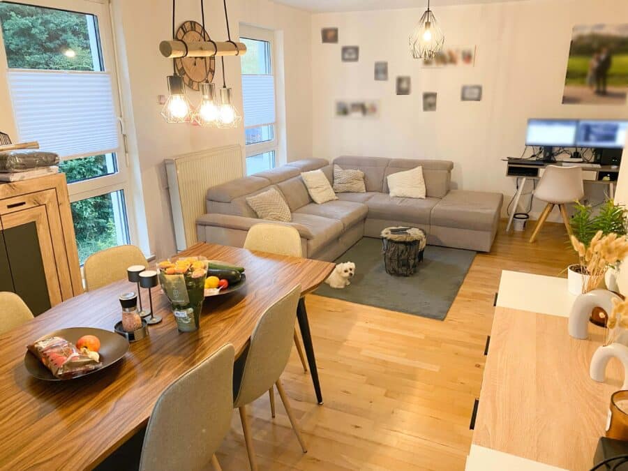 Gepflegte Eigentumswohnung mit großzügigem Balkon in Sundern - Wohn-Essszimmer