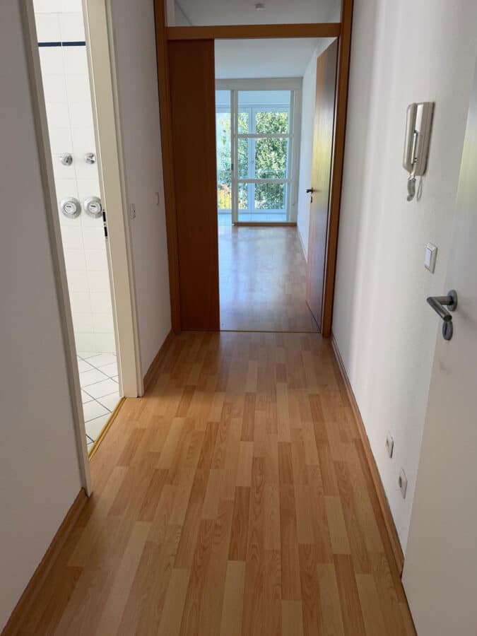 1,5 Zimmer Wohnung mit Wintergarten - Flur