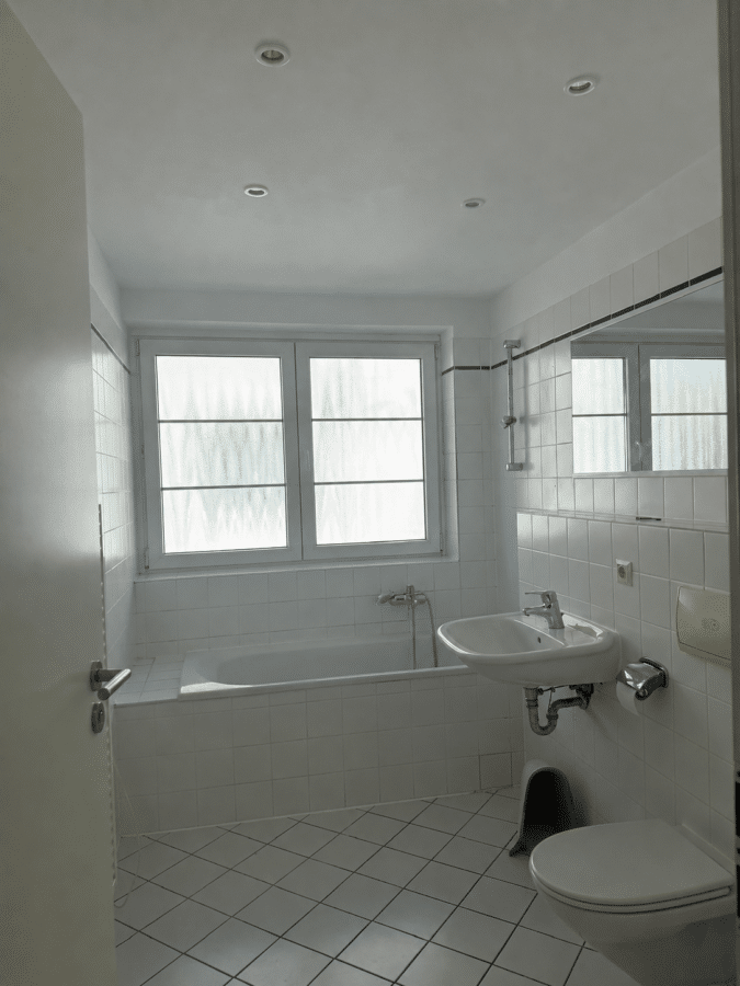 1,5 Zimmer Wohnung mit Wintergarten - Badezimmer