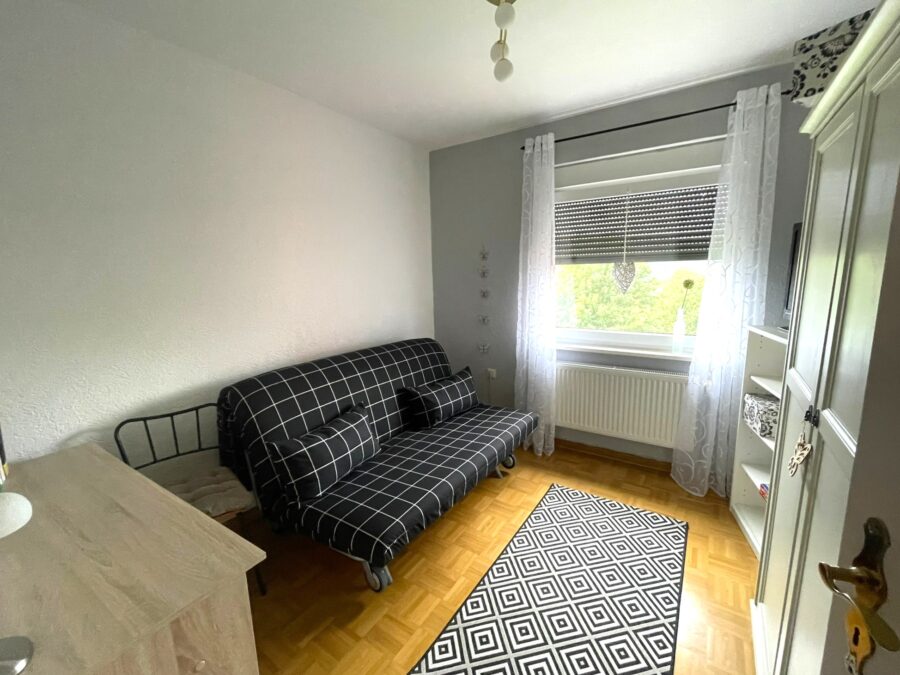 Invest: Ansprechende, vermietete 3-Zimmer Wohnung in Arnsberg-Moosfelde - Zimmer