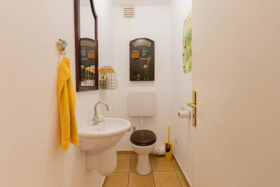 Wohnhaus in exklusiver Wohnlage - mitten im Herzen der Arnsberger Altstadt, direkt am Schlossberg! - WC 1.Obergeschoss