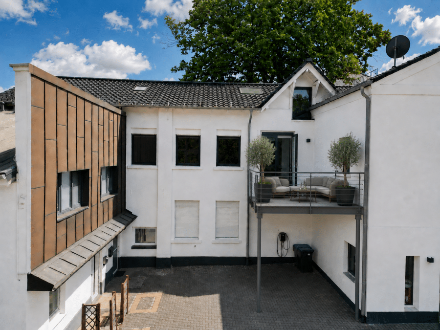 Wer das Außergewöhnliche liebt! - Großzügige Loftwohnung in Hüsten - Ihr möglicher Balkon, KI generiert