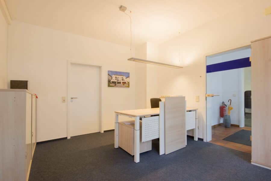Repräsentative Bürofläche in bester Innenstadtlage von Neheim! - Empfangsbereich