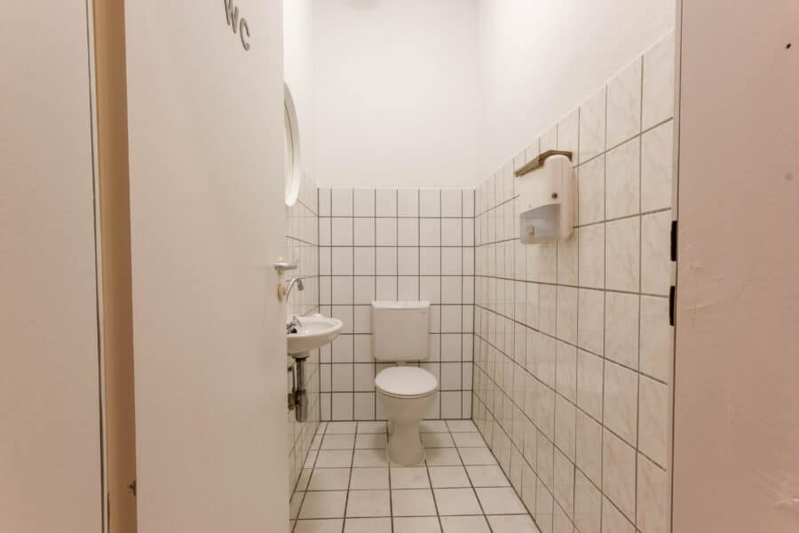 Historisches Wohn- und Geschäftshaus als wertstabiles Investment in bester Innenstadtlage! - Kunden-WC