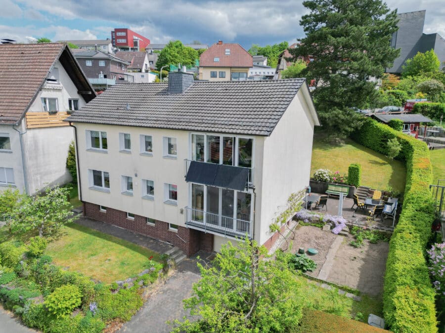 Energieeffizientes und modernisiertes Ein-/Zweifamilienhaus in beliebter Wohnlage von Arnsberg - Außenansicht