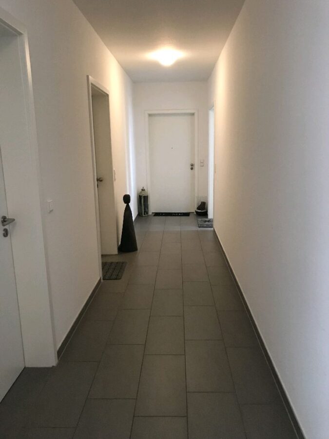 Moderne, Singlewohnung in einzigartiger Stadtlage von Neheim - Etagenflur
