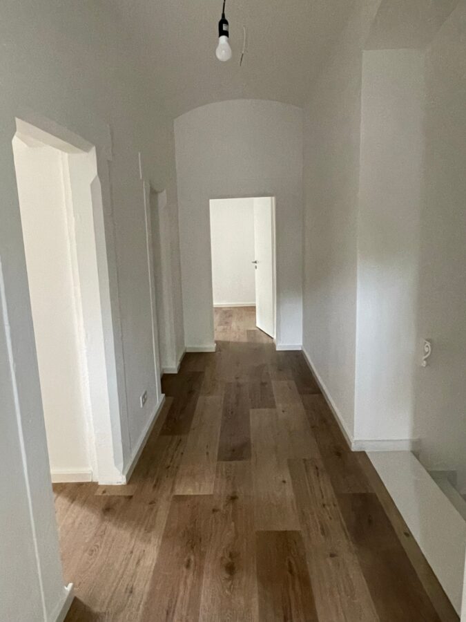 Moderne 3-Zimmer-Erdgeschosswohnung mit großzügiger Terrasse - Diele