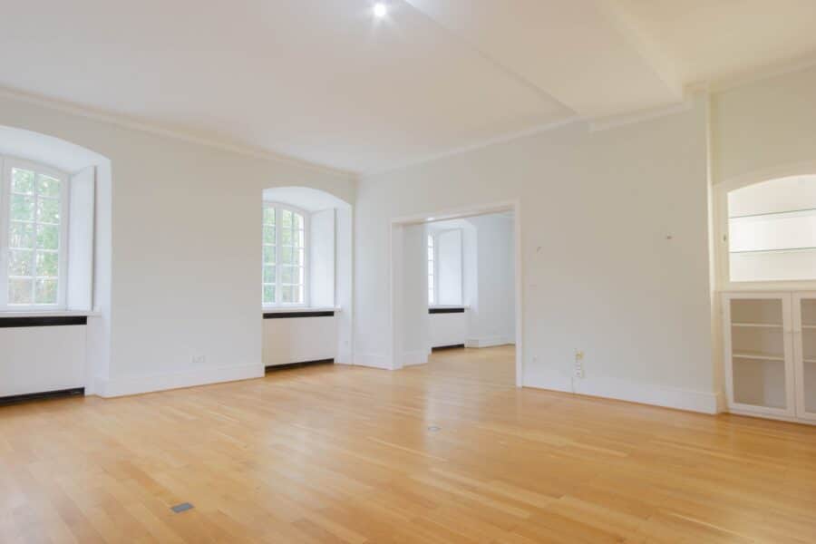 Stilvolle denkmalgeschützte Villa mit Blick auf Schloss Höllinghofen! - Wohnzimmer